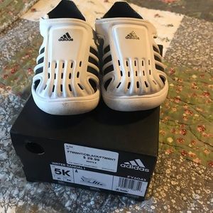 Adidas white/black Sandals like new infants